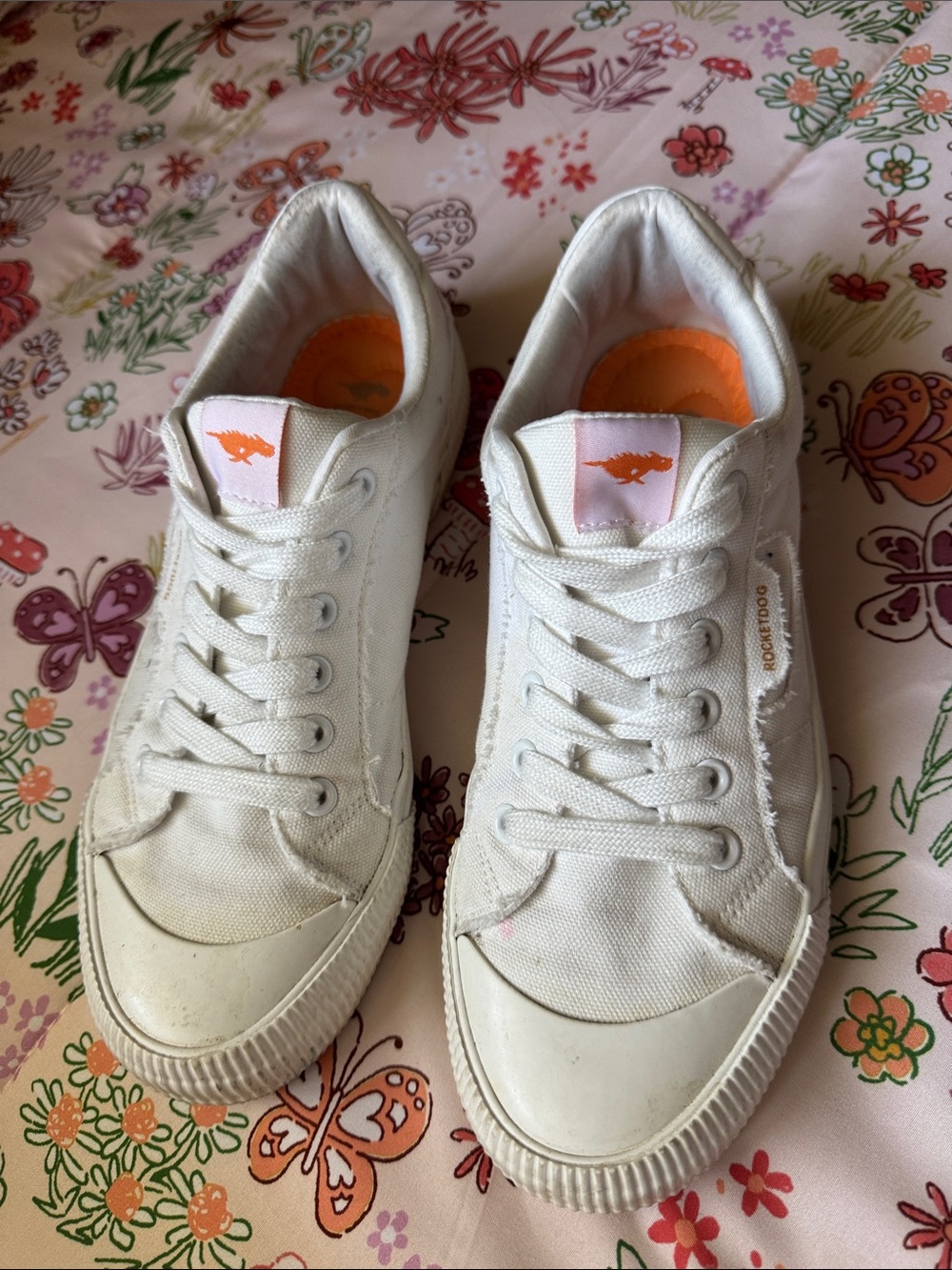 Rocket Dog White Canvas Low-Top Sneakers